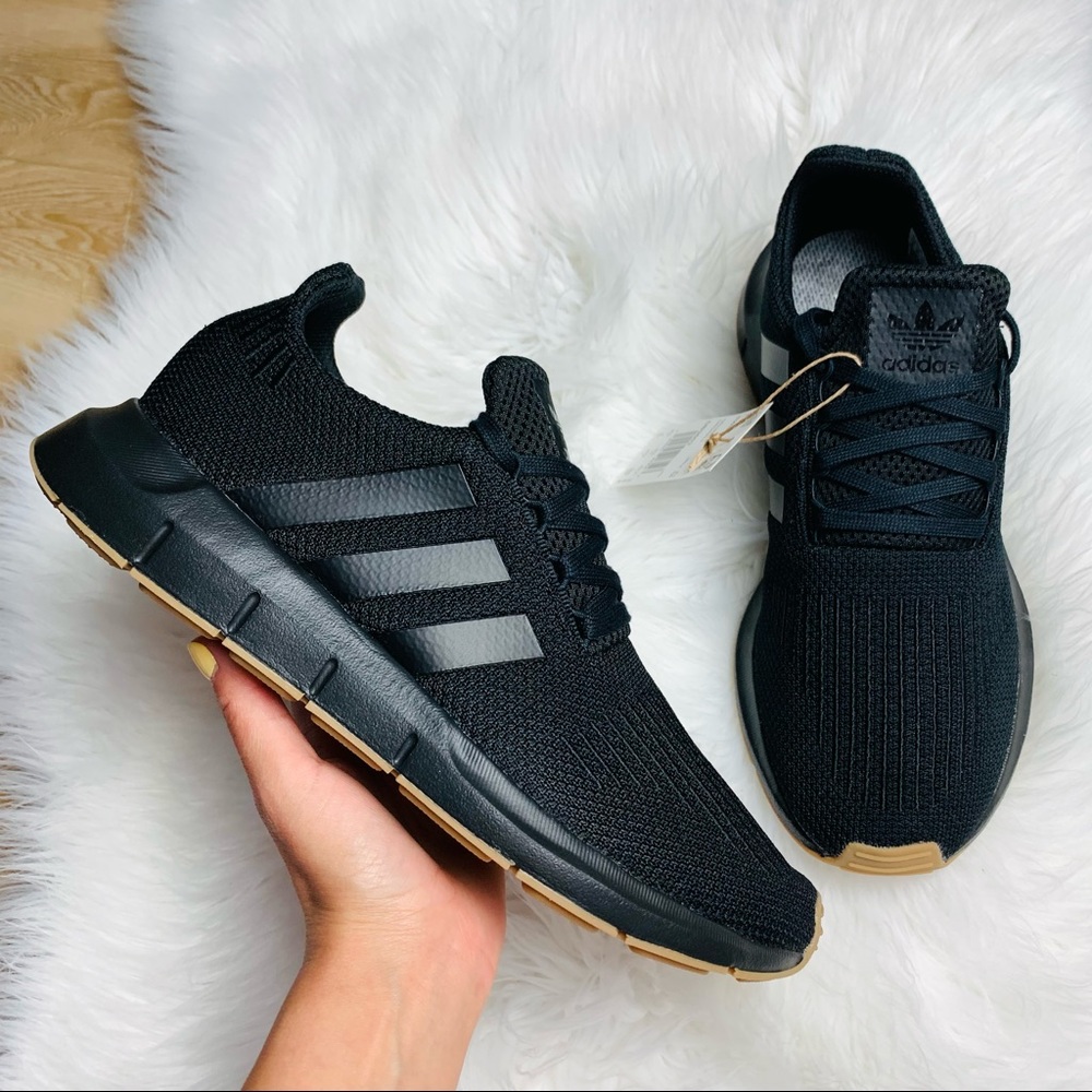 adidas Swift Run Black Gum